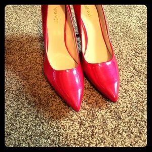 Size 8.5 nine west red heels